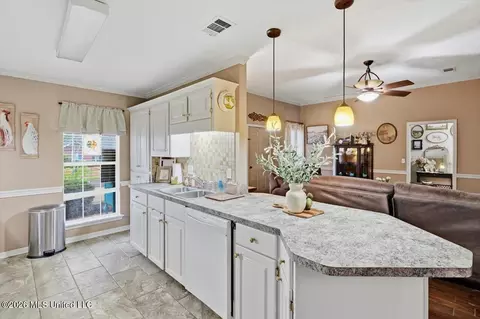 Kitchen - 578 Eaglewood Dr, Florence, MS 39073 photo 3 of 3
