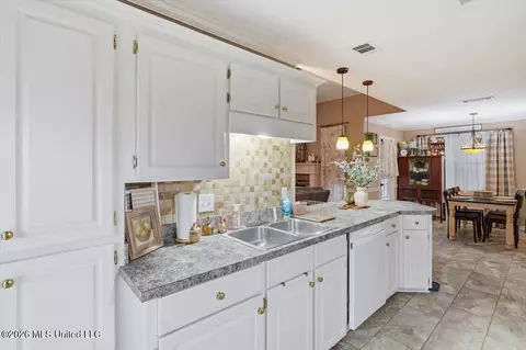 Other - 578 Eaglewood Dr, Florence, MS 39073 photo 5 of 8
