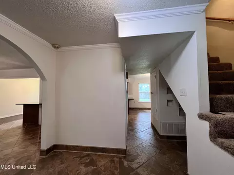 Entry Way - 2418 Northridge Dr, Gautier, MS 39553 photo 1 of 2