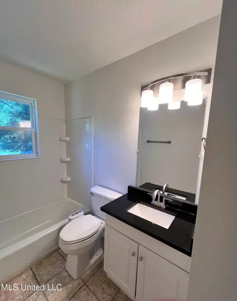 Bath - 2418 Northridge Dr, Gautier, MS 39553 photo 2 of 5