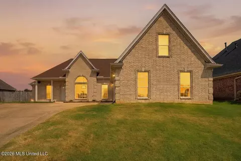 8402 Inverness Dr, Southaven, MS 38672