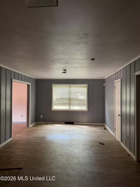 Living - 2247 Alta Woods Ter, Jackson, MS 39204 photo 2 of 9