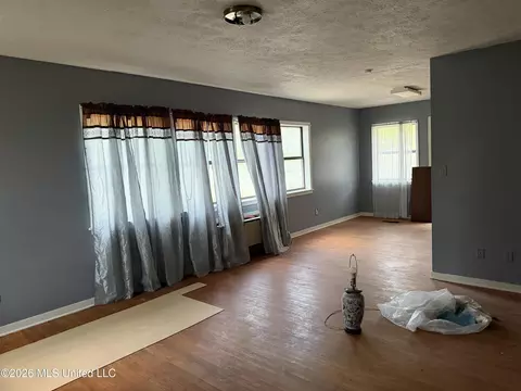 Living - 2247 Alta Woods Ter, Jackson, MS 39204 photo 7 of 9