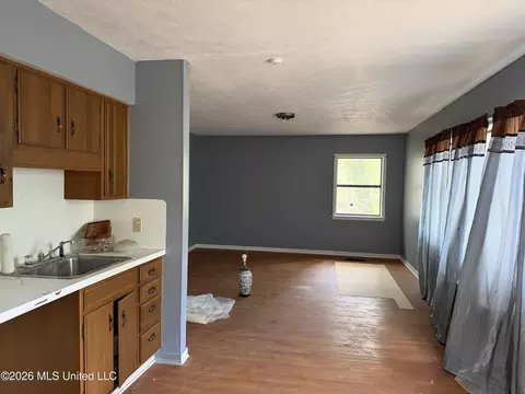 Living - 2247 Alta Woods Ter, Jackson, MS 39204 photo 9 of 9