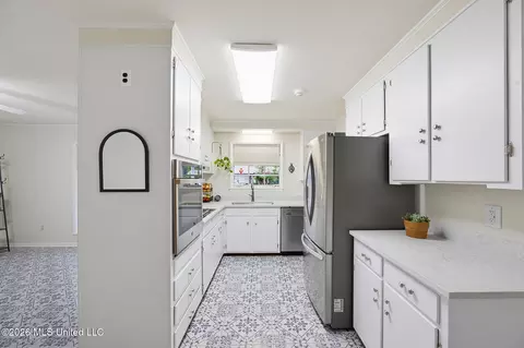 Kitchen - 100 Pampas Dr, Long Beach, MS 39560 photo 3 of 3