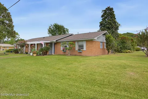 Exterior - 100 Pampas Dr, Long Beach, MS 39560 photo 3 of 8