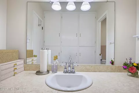 Bath - 100 Pampas Dr, Long Beach, MS 39560 photo 3 of 5