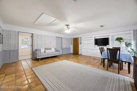 Living - 100 Pampas Dr, Long Beach, MS 39560 photo 1 of 2