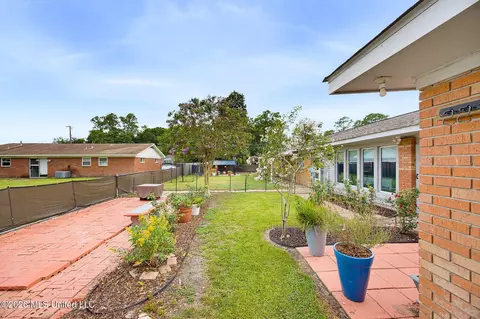 Exterior - 100 Pampas Dr, Long Beach, MS 39560 photo 7 of 8