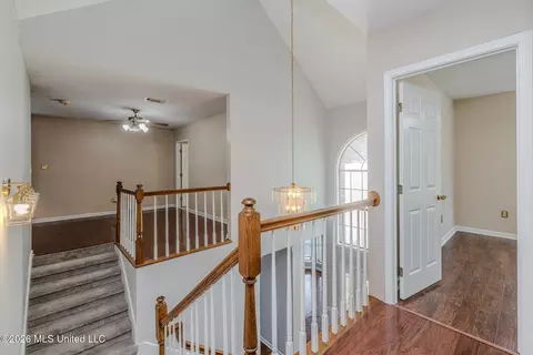 Entry Way - 6313 Cedarwood Dr, Jackson, MS 39213 photo 6 of 8