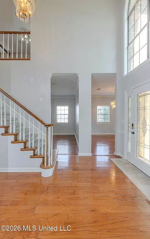 Entry Way - 6313 Cedarwood Dr, Jackson, MS 39213 photo 2 of 8