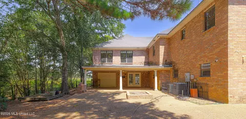 Exterior - 6313 Cedarwood Dr, Jackson, MS 39213 photo 7 of 8