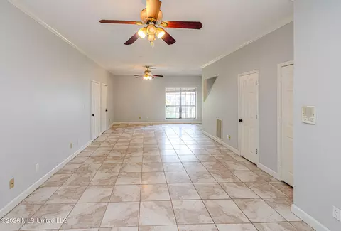 Living - 6313 Cedarwood Dr, Jackson, MS 39213 photo 3 of 8