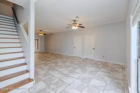 Living - 6313 Cedarwood Dr, Jackson, MS 39213 photo 6 of 8