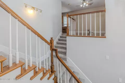 Entry Way - 6313 Cedarwood Dr, Jackson, MS 39213 photo 4 of 8