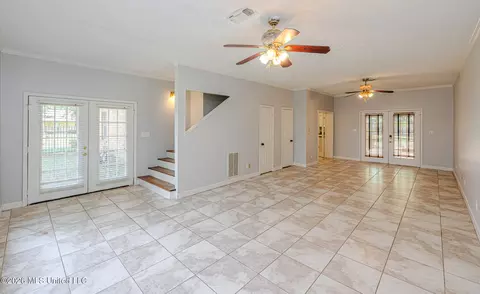 Living - 6313 Cedarwood Dr, Jackson, MS 39213 photo 4 of 8