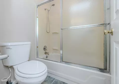 Bath - 6313 Cedarwood Dr, Jackson, MS 39213 photo 9 of 12