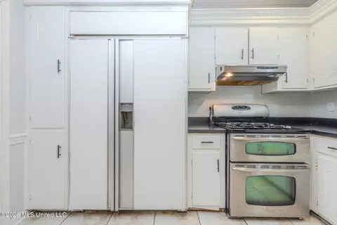 Kitchen - 6313 Cedarwood Dr, Jackson, MS 39213 photo 4 of 5