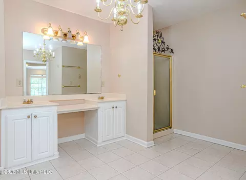 Bath - 6313 Cedarwood Dr, Jackson, MS 39213 photo 6 of 12