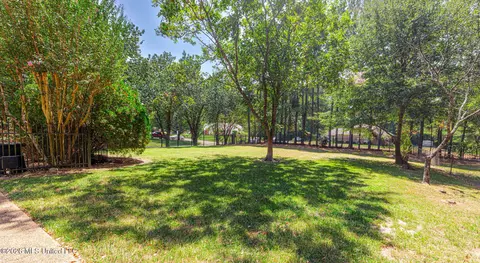 Exterior - 6313 Cedarwood Dr, Jackson, MS 39213 photo 4 of 8