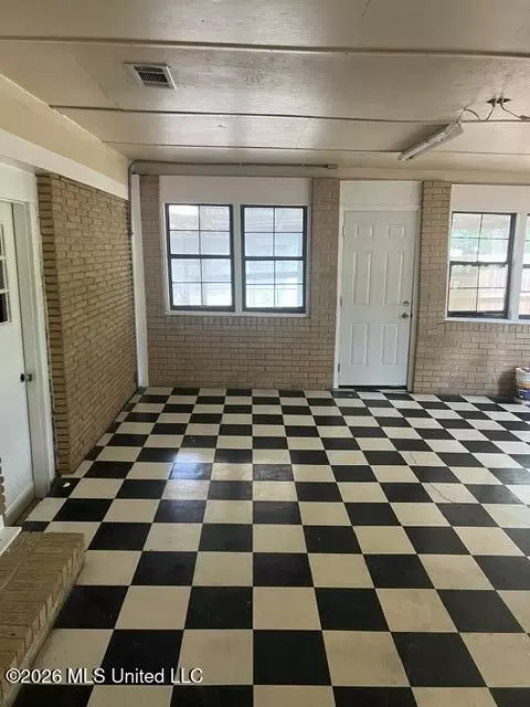 Exterior - 3335 E Lisa Dr, Pearl, MS 39208 photo 1 of 2