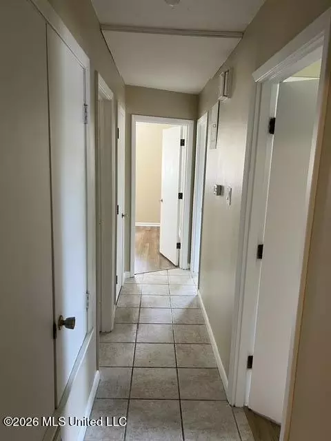 Entry Way - 3335 E Lisa Dr, Pearl, MS 39208 photo 1 of 1