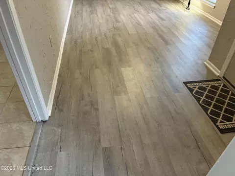 Entry Way - 3201 Riverbend Rd, Moss Point, MS 39562 photo 3 of 5