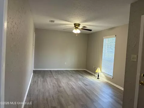 Living - 3201 Riverbend Rd, Moss Point, MS 39562 photo 1 of 3