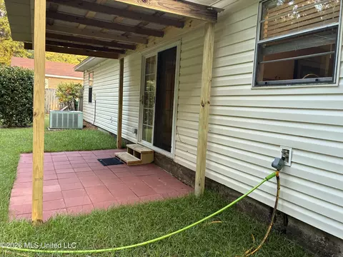 Exterior - 3201 Riverbend Rd, Moss Point, MS 39562 photo 9 of 12