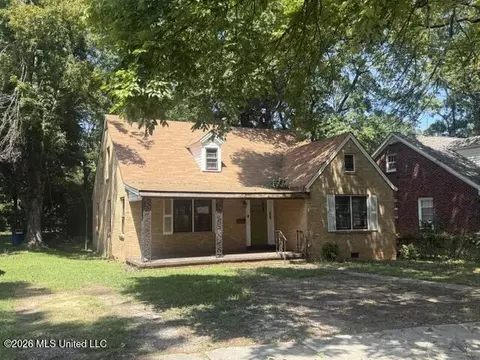 370 E College Ave, Holly Springs, MS 38635
