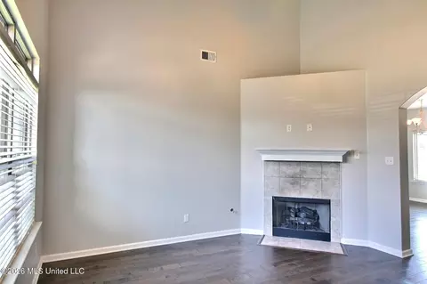 Living - 4264 Blake Cir, Olive Branch, MS 38654 photo 1 of 3