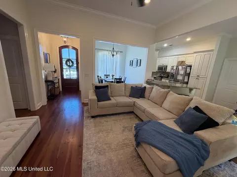 Entry Way - 101 Trailbridge Bnd, Canton, MS 39046 photo 3 of 4