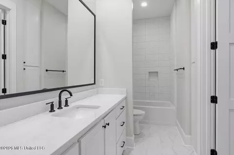 Bath - 142 Water St, Madison, MS 39110 photo 3 of 3