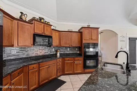 Kitchen - 4223 Davis Grove Blvd, Olive Branch, MS 38654 photo 3 of 3