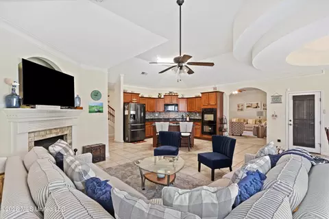 Living - 4223 Davis Grove Blvd, Olive Branch, MS 38654 photo 3 of 3