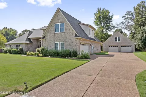 Exterior - 4223 Davis Grove Blvd, Olive Branch, MS 38654 photo 2 of 7