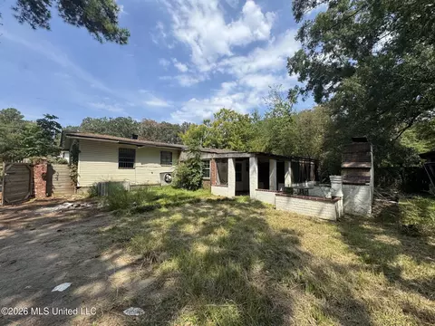 Exterior - 2894 Woodside Dr, Jackson, MS 39212 photo 6 of 7