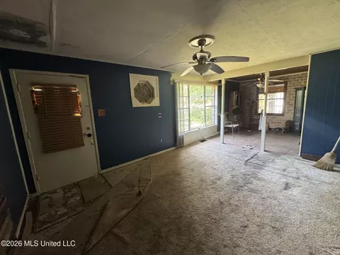 Living - 2894 Woodside Dr, Jackson, MS 39212 photo 1 of 2