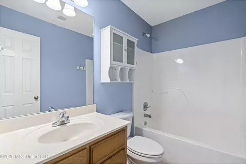 Bath - 1148 Pocketwatch Dr, Hernando, MS 38632 photo 3 of 3