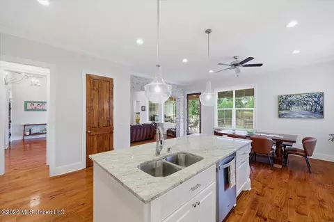 Kitchen - 310 Colony Ct, Madison, MS 39110 photo 2 of 4