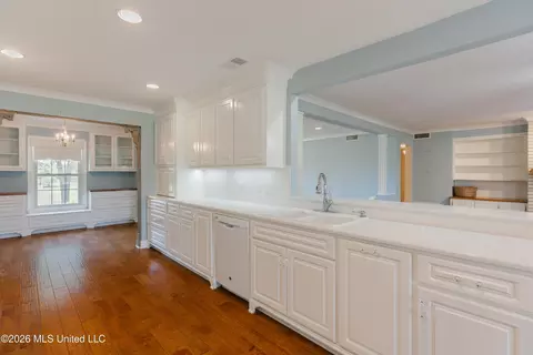 Kitchen - 12850 Midway Rd, Raymond, MS 39154 photo 1 of 4