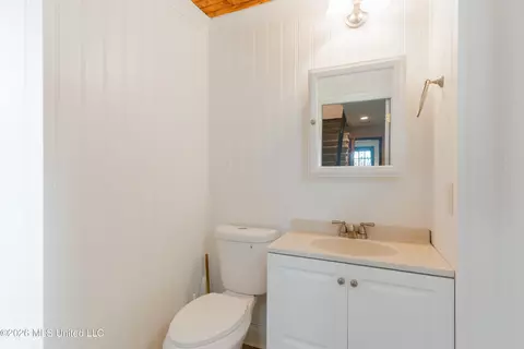 Bath - 12850 Midway Rd, Raymond, MS 39154 photo 1 of 14