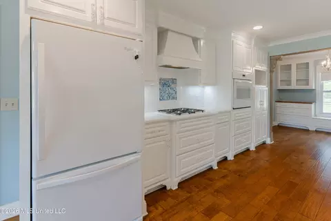 Kitchen - 12850 Midway Rd, Raymond, MS 39154 photo 2 of 4