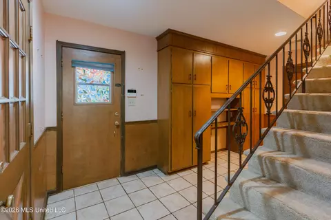 Entry Way - 12850 Midway Rd, Raymond, MS 39154 photo 7 of 15
