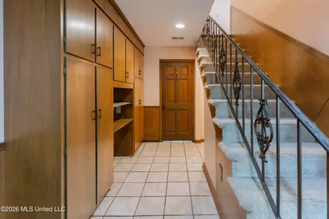 Entry Way - 12850 Midway Rd, Raymond, MS 39154 photo 8 of 15