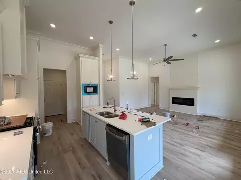 Living - 342 Brookfield Cir, Brandon, MS 39042 photo 4 of 5