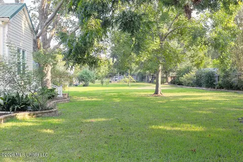 Exterior - 535 E 2nd St, Pass Christian, MS 39571 photo 6 of 9