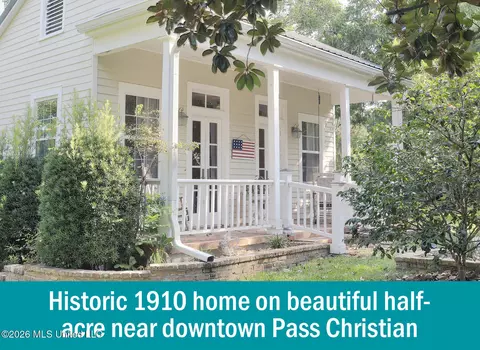 535 E 2nd St, Pass Christian, MS 39571