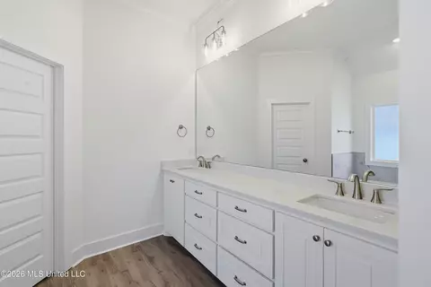 Bath - 344 Brookfield Cir, Brandon, MS 39042 photo 1 of 5