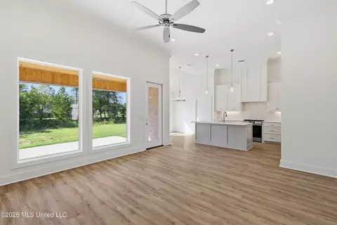 Living - 344 Brookfield Cir, Brandon, MS 39042 photo 4 of 4